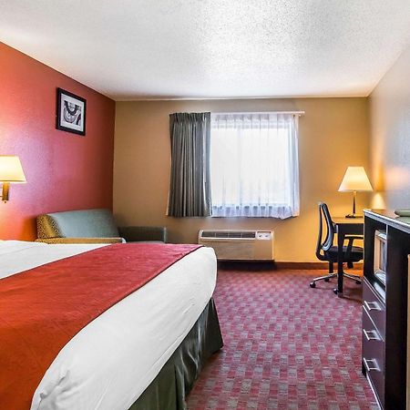 Quality Inn & Suites La Vergne Exterior photo