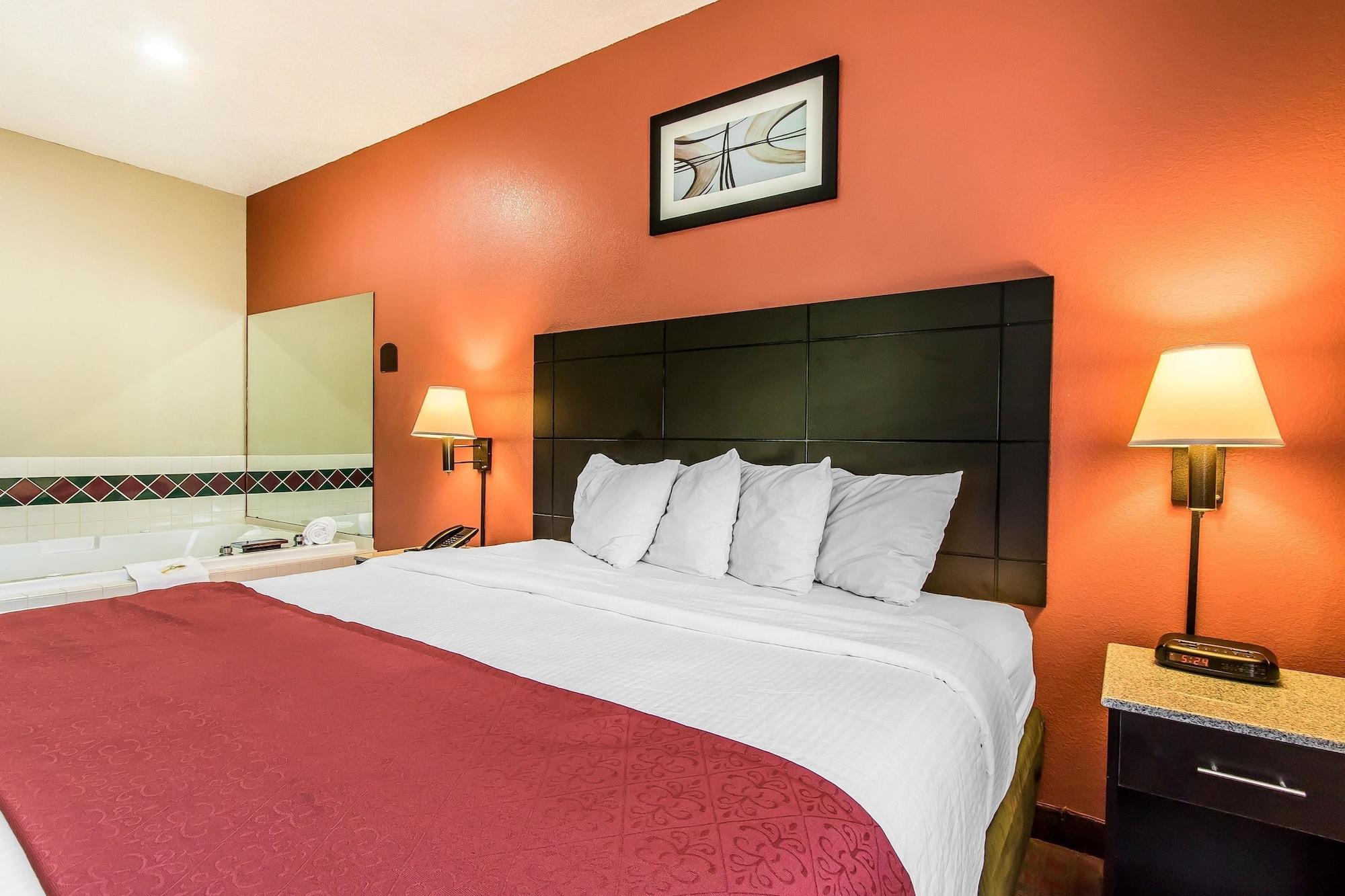 Quality Inn & Suites La Vergne Exterior photo