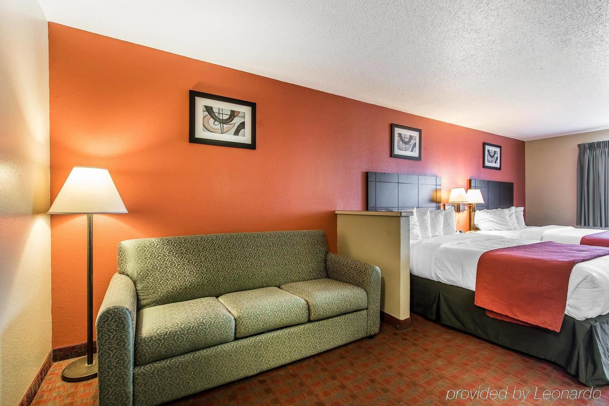 Quality Inn & Suites La Vergne Exterior photo