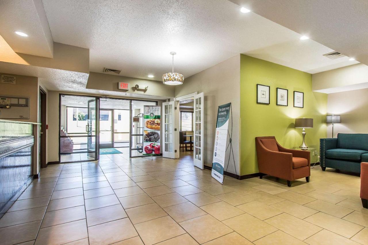 Quality Inn & Suites La Vergne Exterior photo