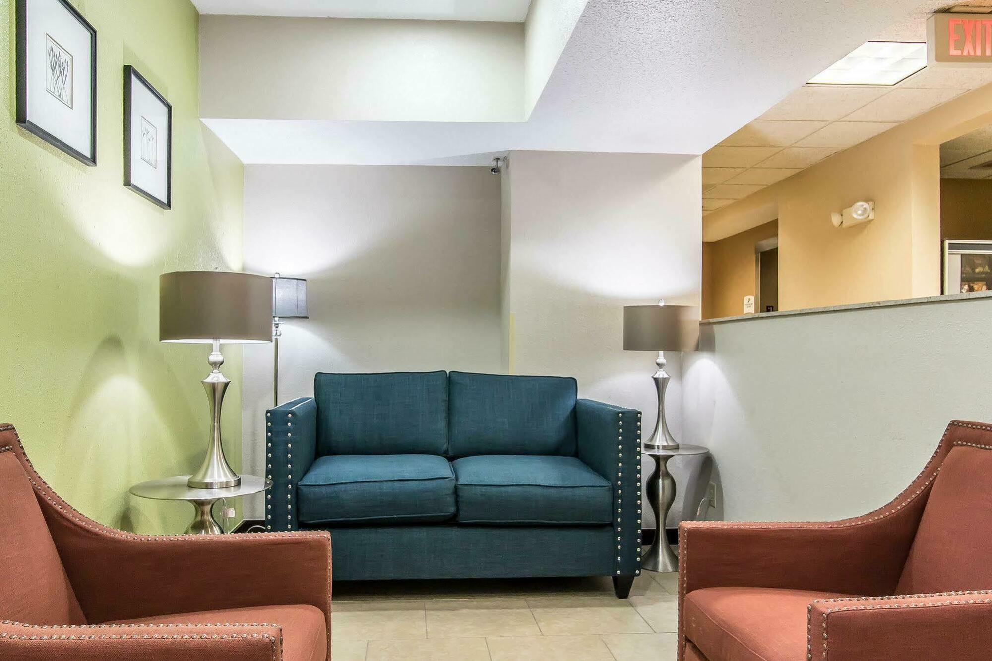 Quality Inn & Suites La Vergne Exterior photo