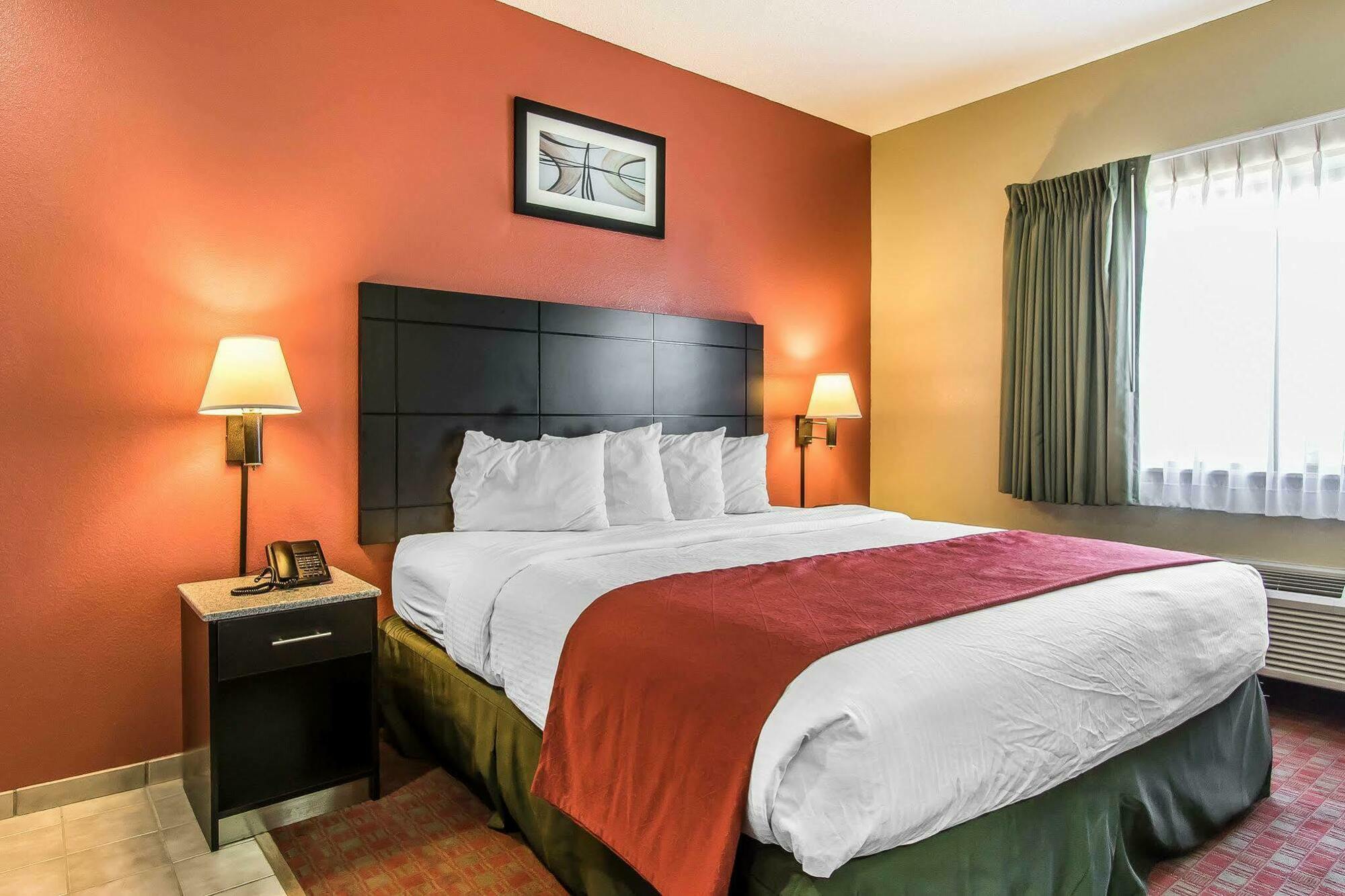 Quality Inn & Suites La Vergne Exterior photo