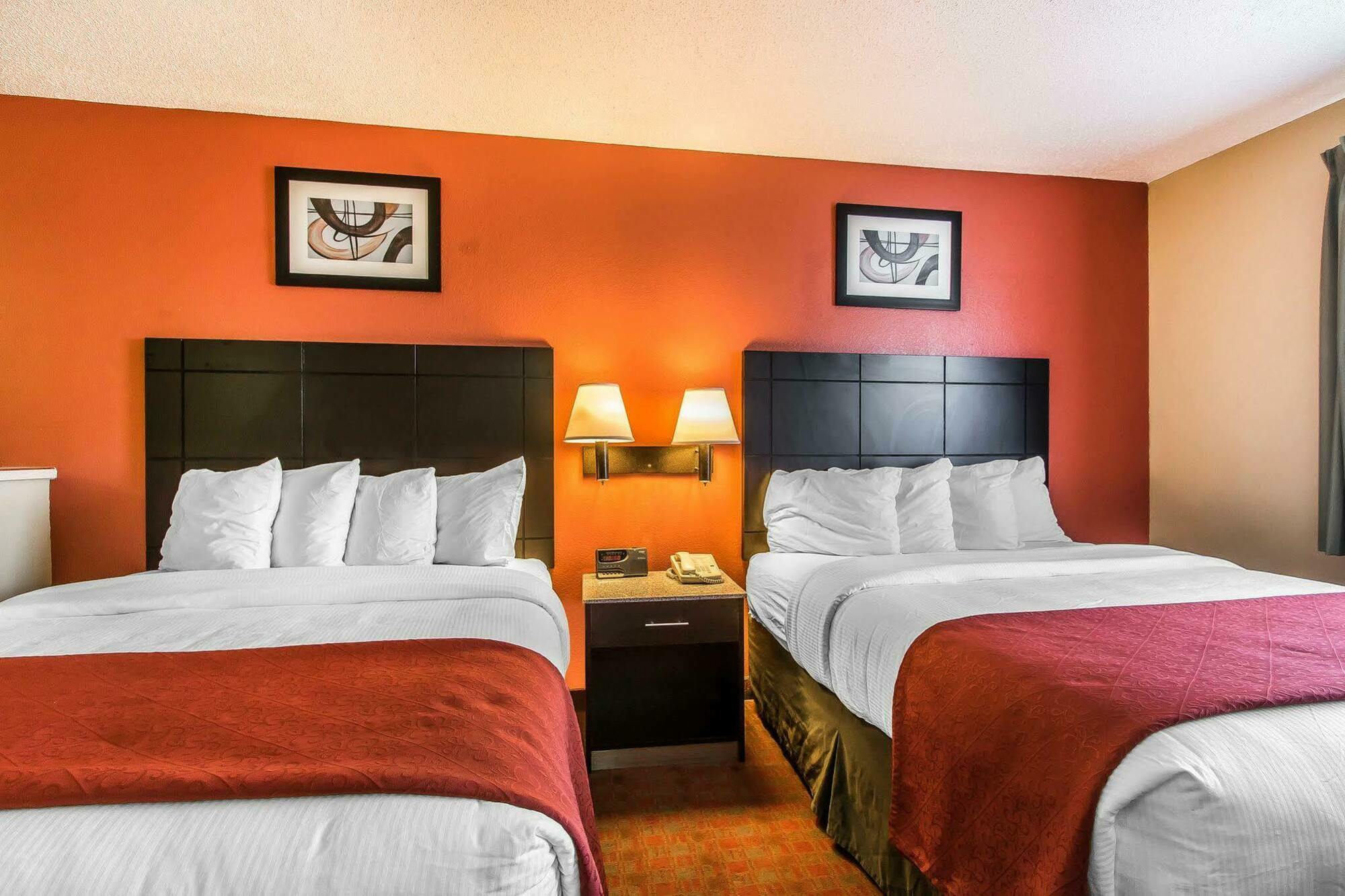 Quality Inn & Suites La Vergne Exterior photo